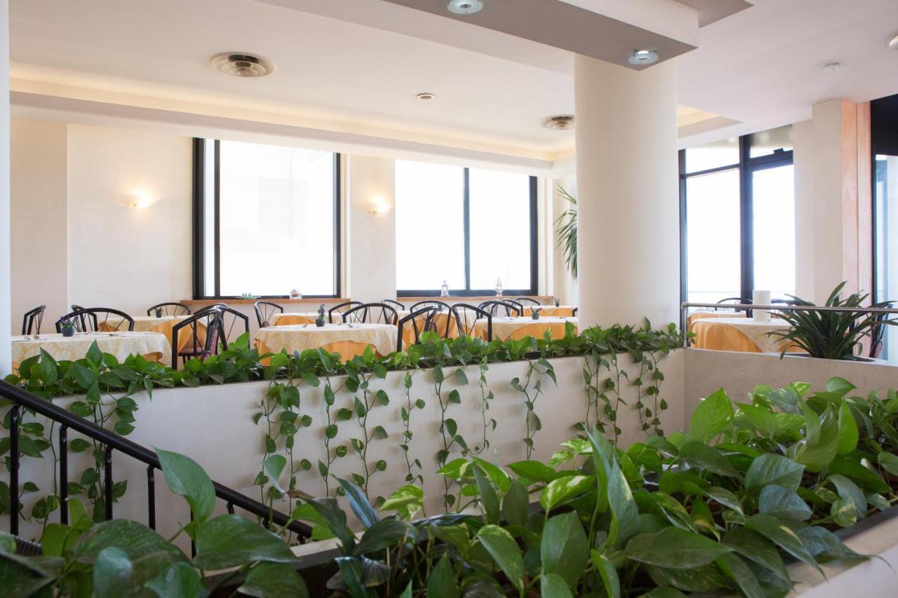 Amba Hotel Rimini Extérieur photo